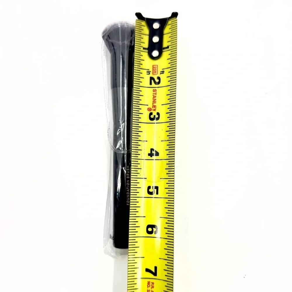 Laura Geller Foundation Brush Black Full Size High Bristle Count Ultra Soft NEW